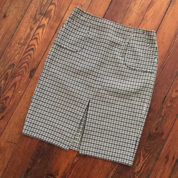 J. Crew Dresses & Skirts - J. Crew Skirt *with pockets!!*